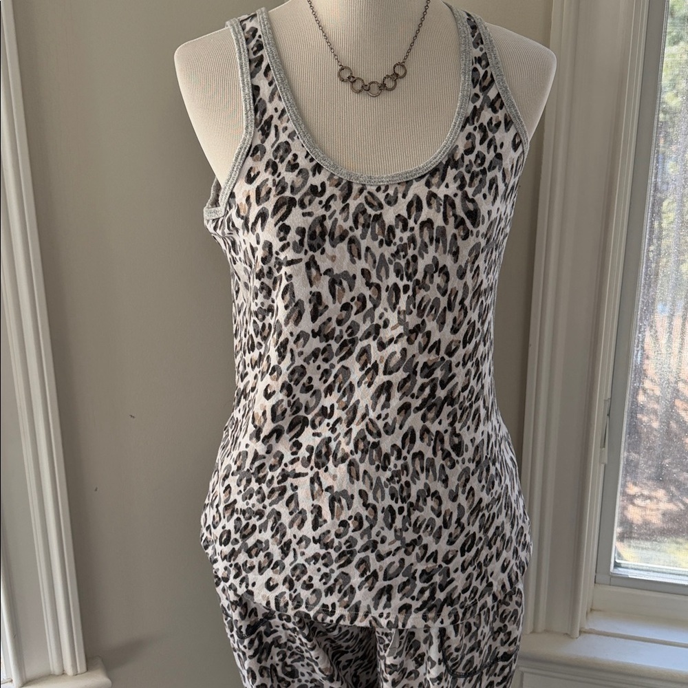 Karen Neuburger Live Love Lounge 3 Piece Leopard Print Set, Medium, Like New - Picture 3 of 8